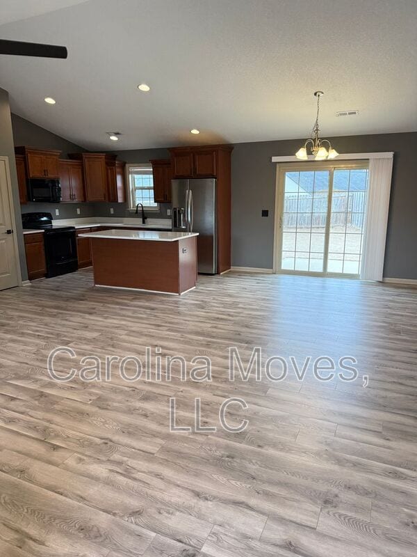 Photo - 208 Sleepy River Rd