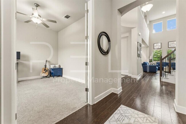 Photo - 240 Cross Timbers Dr