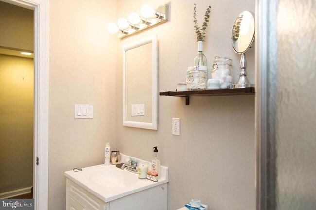 Photo - 1708 Catharine St Unit 1