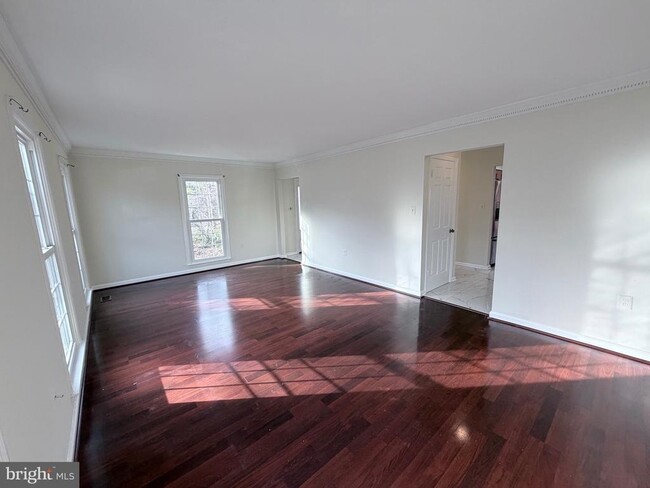 Photo - 5900 Parenham Way