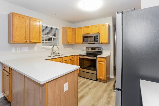 Photo - 2910 Rockingham Ct SW