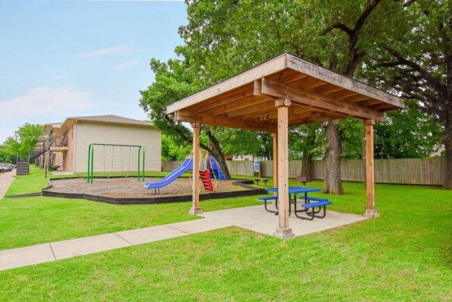 Photo - 100 Sunset St