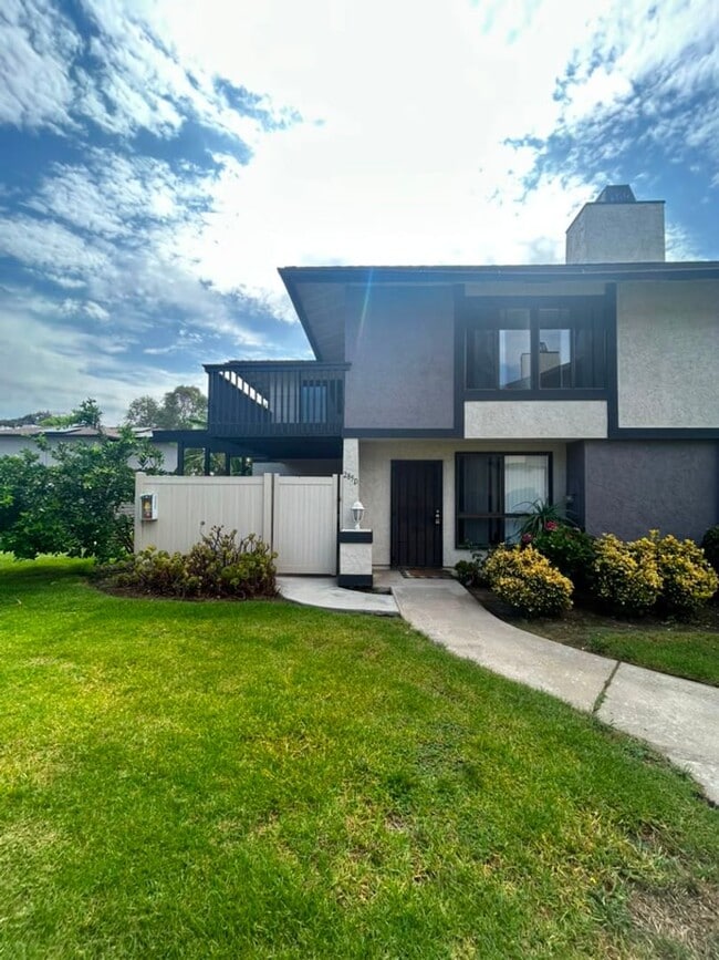 Building Photo - 285 Rancho Dr