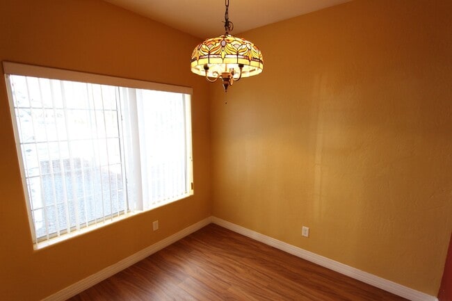 Photo - *LEASE PENDING* Townhouse in University heights