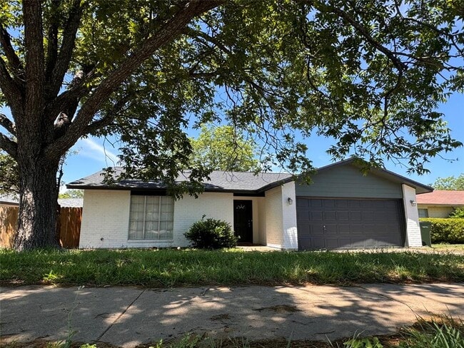 Photo - 10110 Woodland Village Dr House
