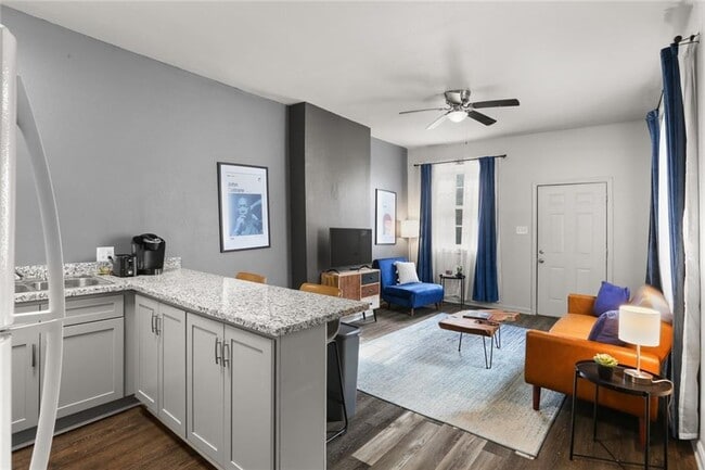 Photo - 1233 S Clark St