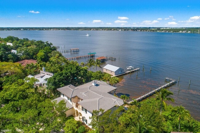 Photo - 4 br, 3.5 bath House - 8 Saint Lucie Ct