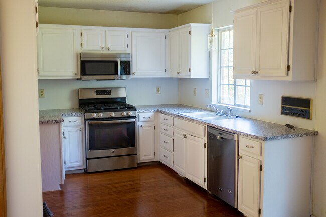 Photo - 1700 Chelsea Dr