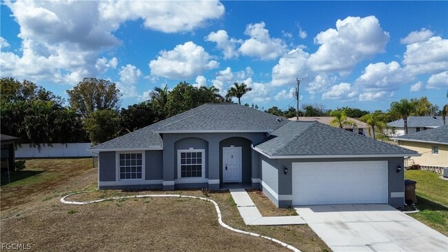 Building Photo - 906 SW 9th Ct