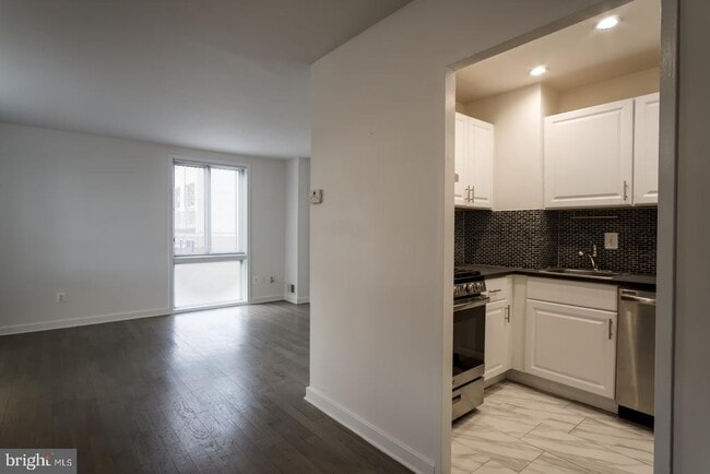 Building Photo - 301 I St SW