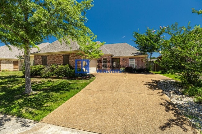 Building Photo - 3 Bed/2 Bath Home in Provonce Park of Brandon
