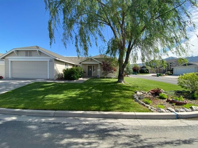 Building Photo - Sky Vista in Stead - Single Story Home with Fireplace and Mountain Views