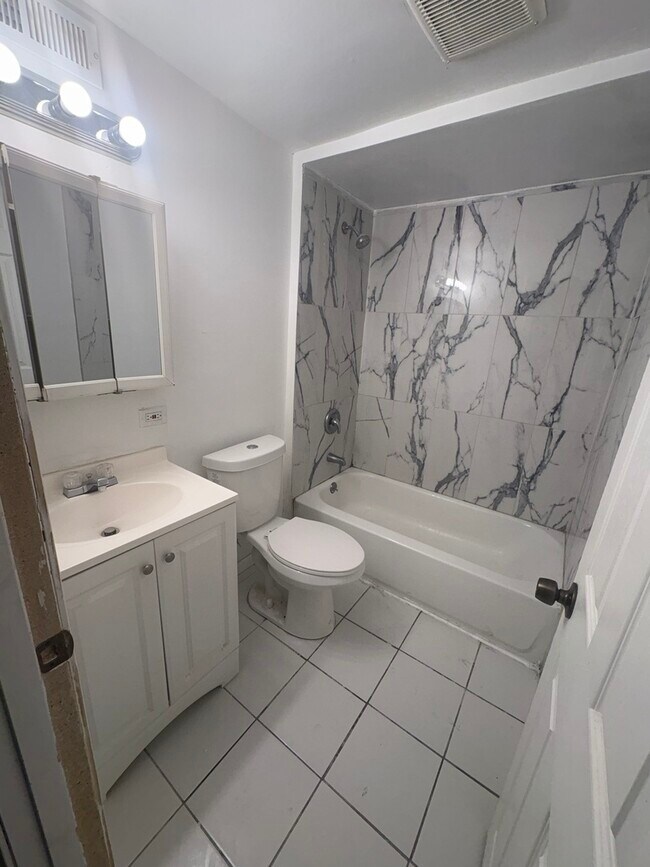 Photo - 2622 W Luther St