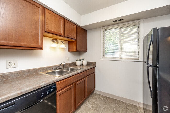 2BR, 1.5BA - B - 1,040-1,140SF - Kitchen