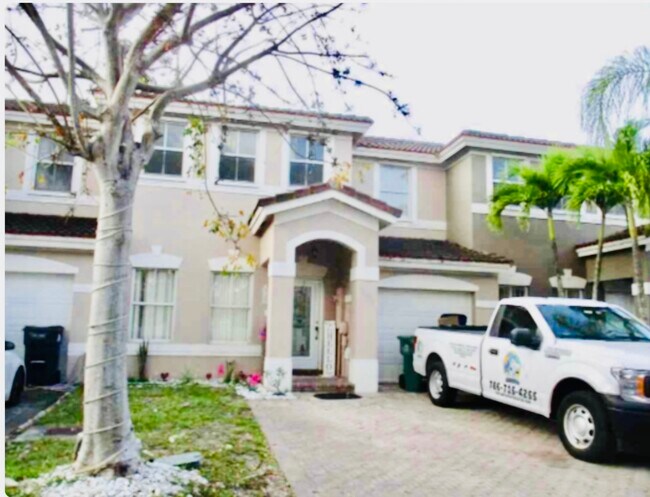 Photo - 16628 SW 47th Ter