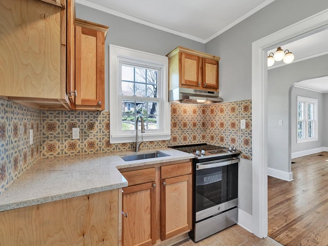 Photo - Charming 2 Bedroom Home with Fenced Yard in North Chattanooga!