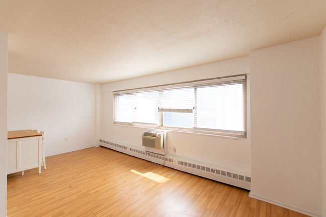 Photo - Rittenhouse Studio Condo with All Utilities Included!