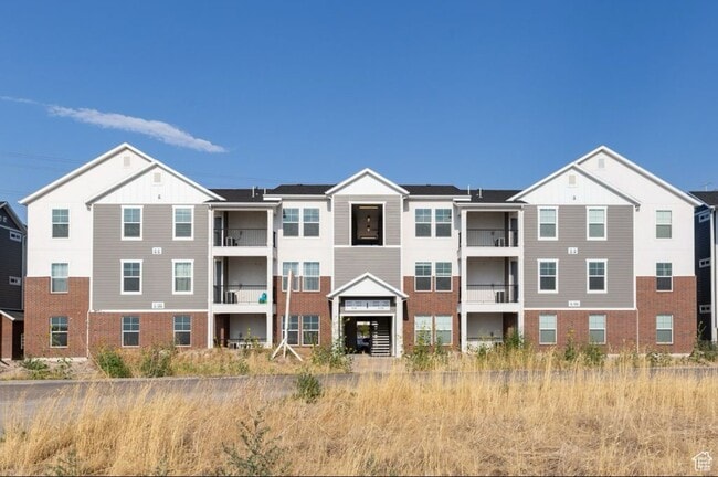 527 N 360 W