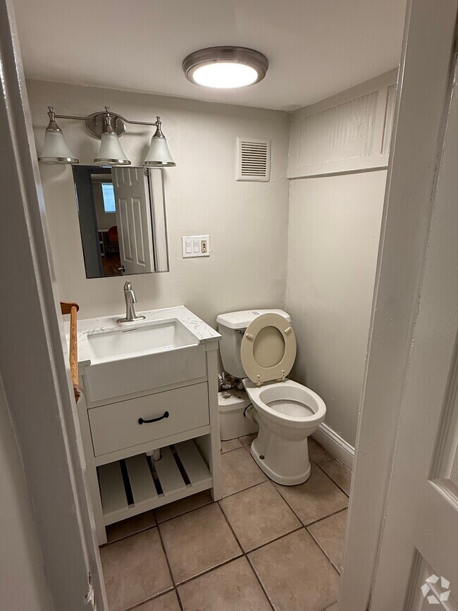 Building Photo - 84 Thorndike St Unit B Rental