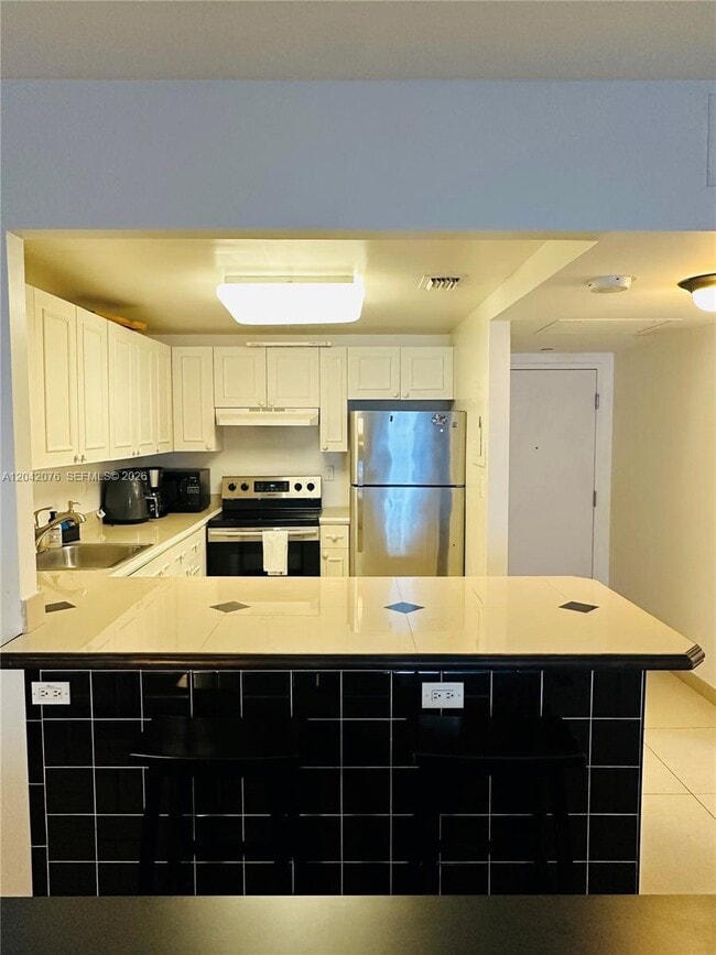 Photo - 2301 Collins Ave Unit 420