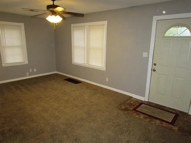 Photo - 2 bed 1 bath Home for rent