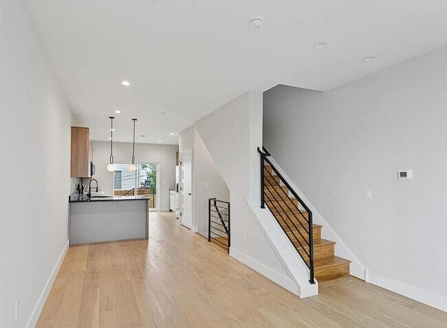 Photo - 2117 Bellmore St