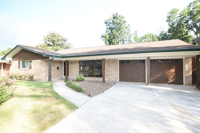 Building Photo - 10511 Eddystone Dr
