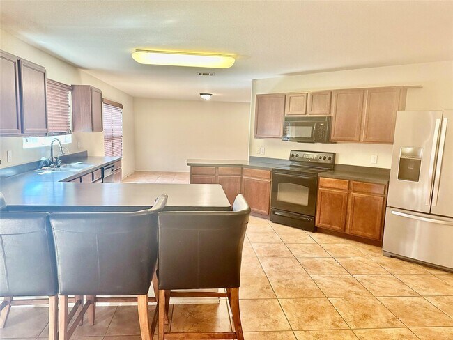 Photo - 4900 Meadow Trails Dr