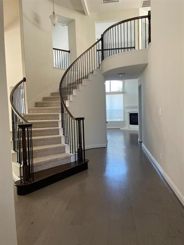 Photo - 300 Dominion Dr