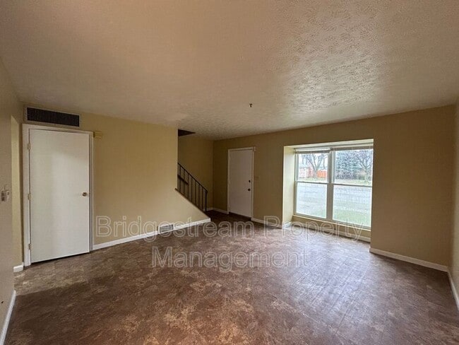 Photo - 951 Taylorsview Dr