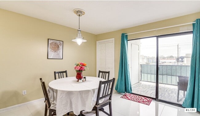 Photo - 2824 S Bartell Dr