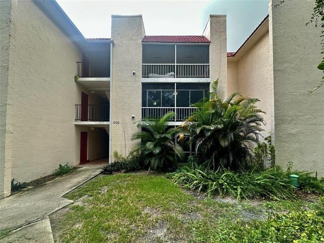 Building Photo - 608 NW 13th St Unit 15 Rental