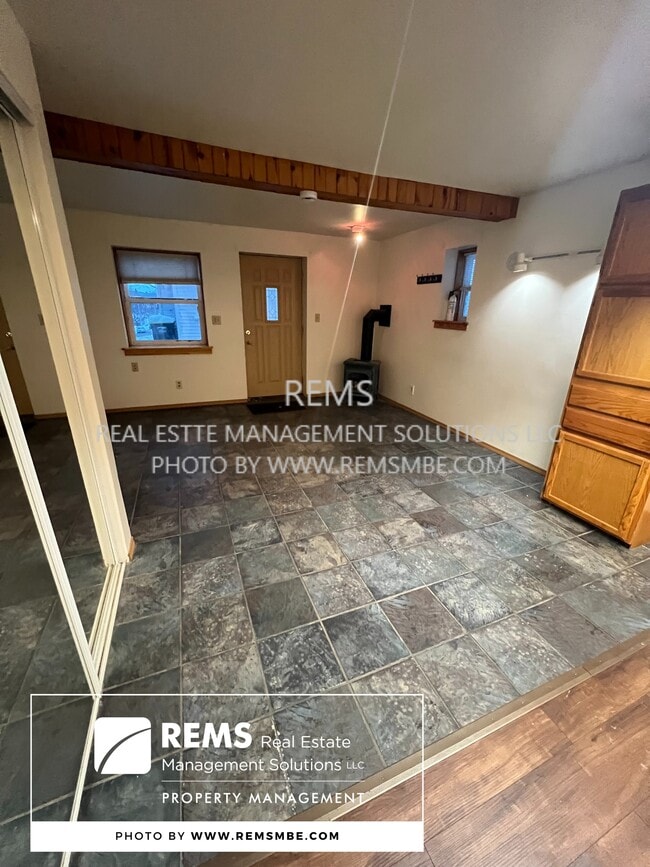 Photo - 602 10th Ave