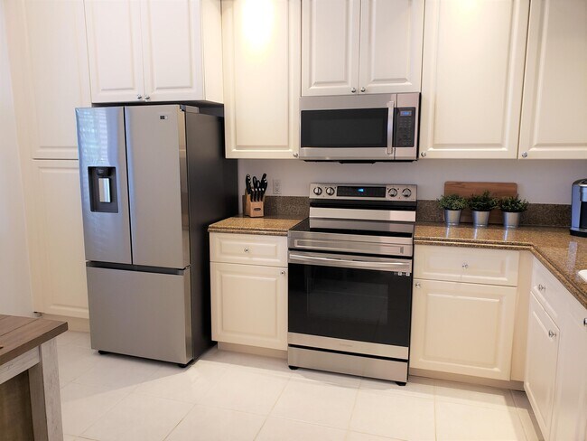 Photo - 10 Harbour Isle Dr E Unit 204