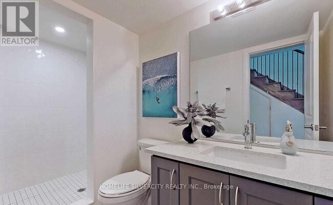 Photo - 783 Port Darlington Rd
