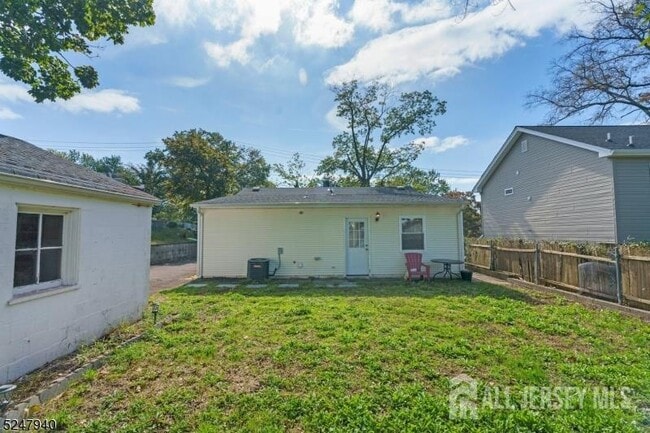 67 Woodland Ave
