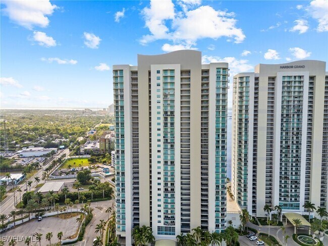Building Photo - 3000 Oasis Grand Blvd Rental