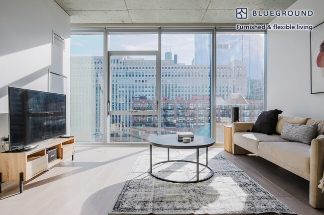 Photo - 311 W Illinois St Unit GO FL11-ID1137
