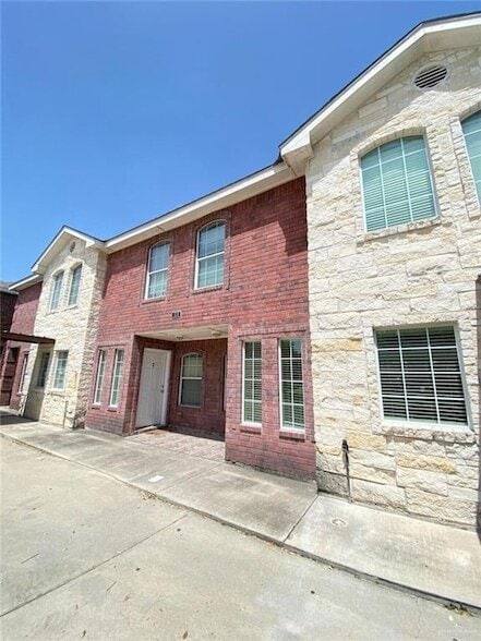 Building Photo - 115 S 48th Ln Rental