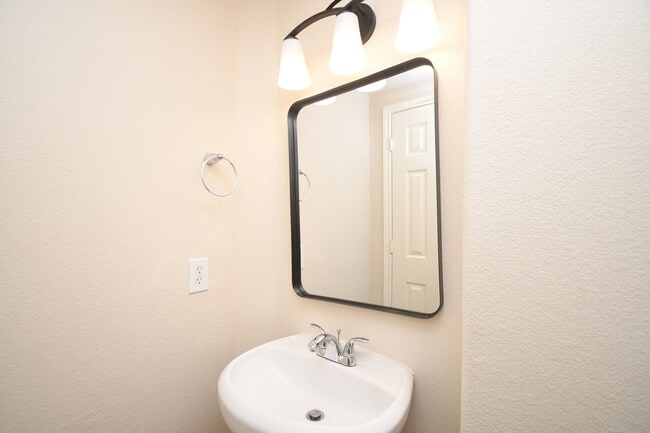 Building Photo - 13111 Rippling Creek Ln