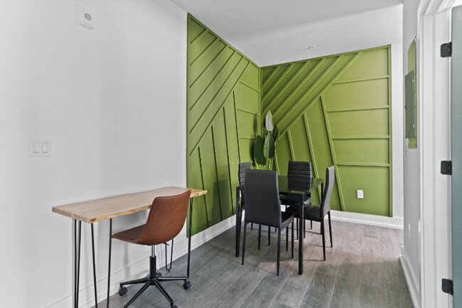 Photo - 935 S Howard Ave Unit 12