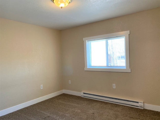 Photo - 32 N 9th Ave