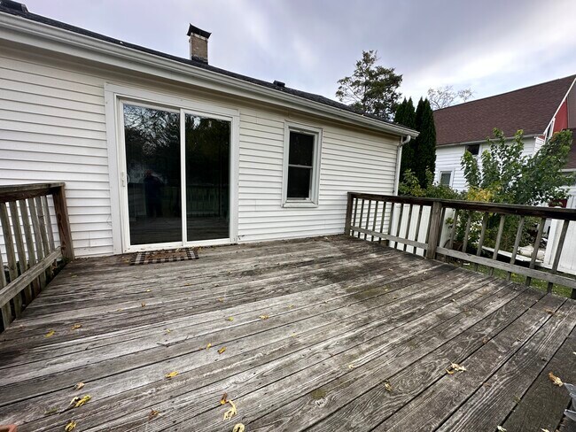 Photo - 862 E 4th St