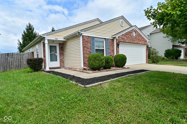 Building Photo - 916 Bentgrass Dr Rental