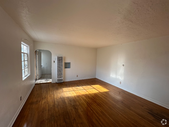 Building Photo - 4227 Brockmont Ave NE Unit 4227 Brockmont Ave NE Rental