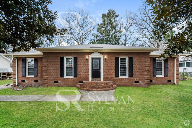 Building Photo - Charming 3BR 2BA Brick Ranch Rental