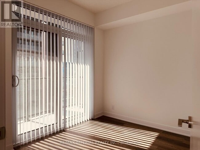 Photo - 180 Front St E Unité 2106