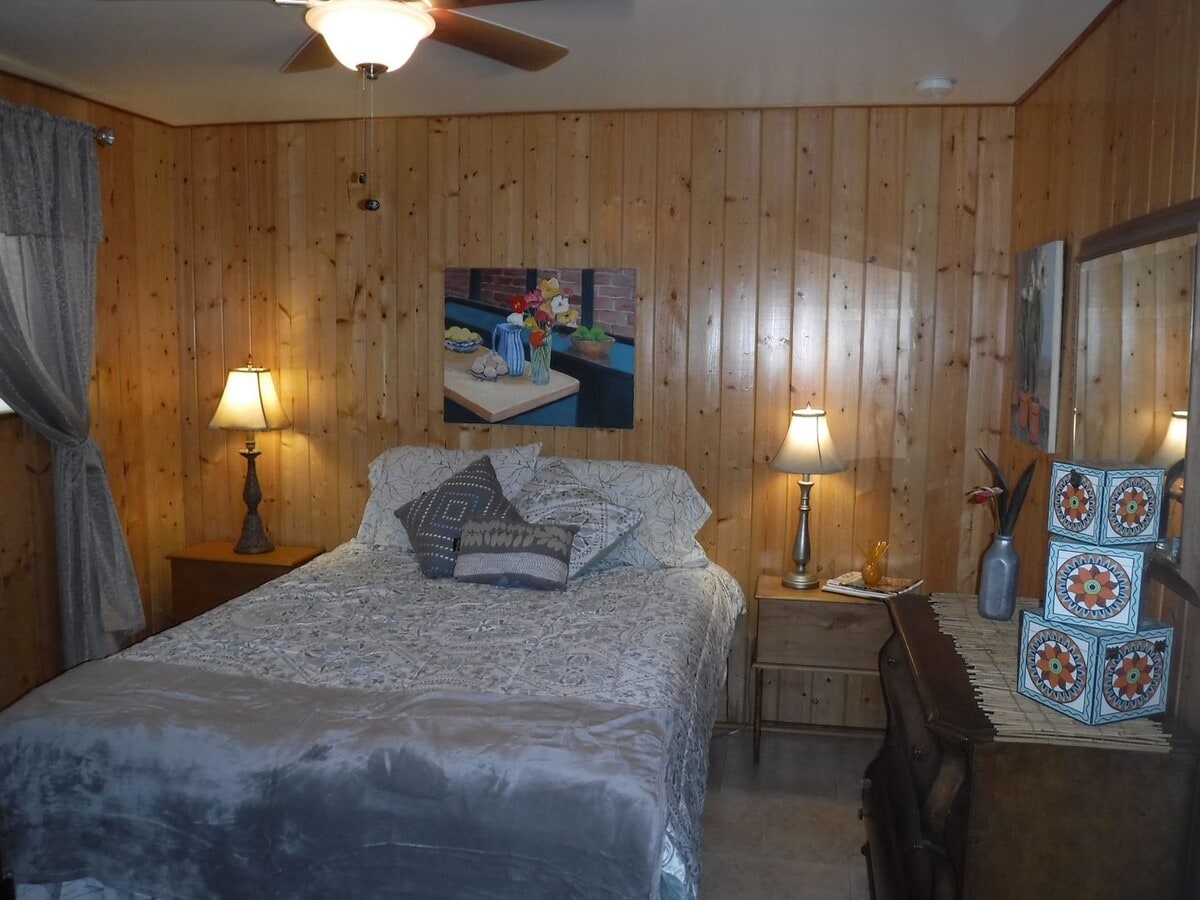 Photo - Fully Furnished 1BR Detached Unit In Town Unidad 16 Hale Nani Place #B