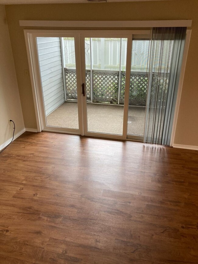 Photo - 3 bedroom, 2.5 bath Condo: Gentry Quarters Complex