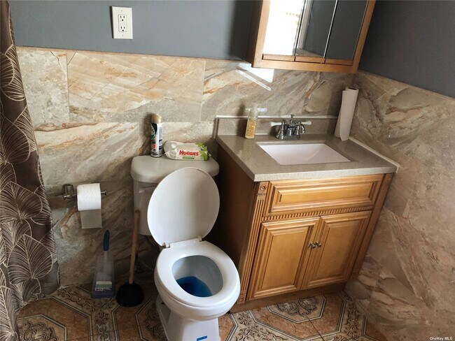 Photo - 135-02 Francis Lewis Blvd